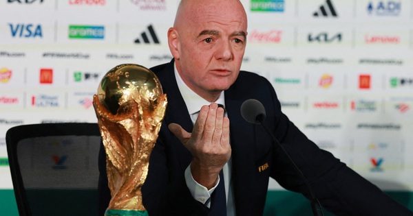 FIFA Bất Ngờ Đề Xuất Đổi Luật Đá Luân Lưu Trước World Cup 2026, Infantino Bảo Vệ Quy Định Nghỉ Uống Nước - hình ảnh - rr88slot.vip FIFA Bất Ngờ Đề Xuất Đổi Luật Đá Luân Lưu Trước World Cup 2026, Infantino Bảo Vệ Quy Định Nghỉ Uống Nước - hình ảnh - rr88slot.vip