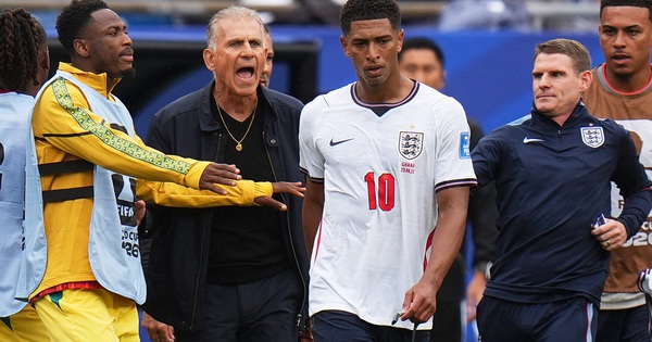 Ngôi sao đội tuyển Anh vi phạm luật mới của FIFA, lại lấy tay che miệng: Nguy cơ nhận án phạt nguội - hình ảnh - rr88slot.vip