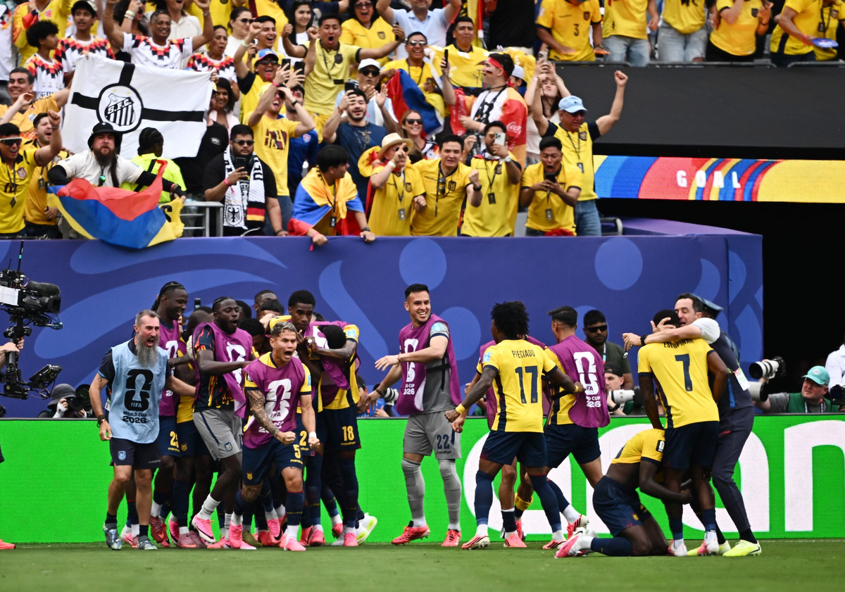 Ecuador quật ngã Đức, lách khe cửa hẹp vào vòng knock-out - hình ảnh - rr88slot.vip Ecuador quật ngã Đức, lách khe cửa hẹp vào vòng knock-out - hình ảnh - rr88slot.vip