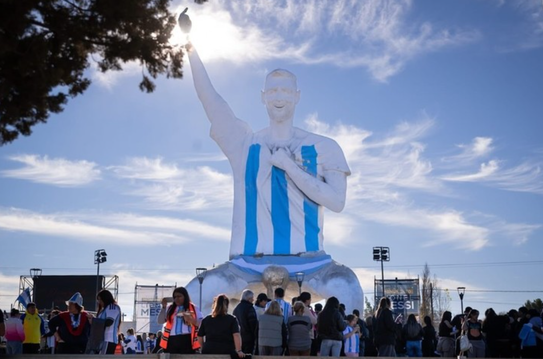 Argentina khánh thành tượng Messi cao 26 mét: góc nhìn mới cho người chơi Việt - hình ảnh - rr88slot.vip Argentina khánh thành tượng Messi cao 26 mét: góc nhìn mới cho người chơi Việt - hình ảnh - rr88slot.vip