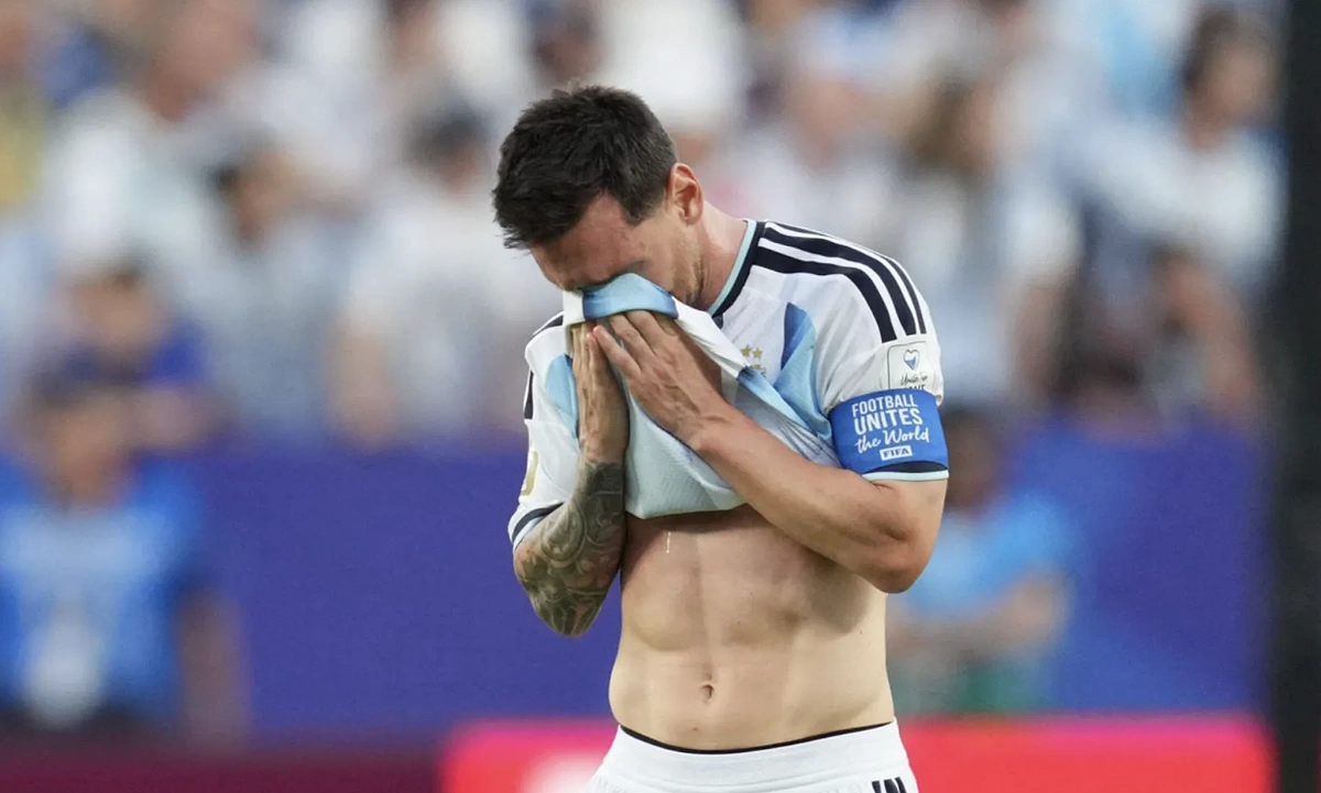 Messi khóc tại World Cup vì bố ốm nặng: Cảm xúc chân thực giữa đỉnh cao sự nghiệp - hình ảnh - rr88slot.vip Messi khóc tại World Cup vì bố ốm nặng: Cảm xúc chân thực giữa đỉnh cao sự nghiệp - hình ảnh - rr88slot.vip
