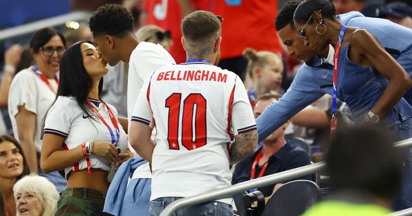 Mẹ Bellingham giúp con trai thoát được án phạt bị cấm trận bán kết Anh – Argentina: góc nhìn mới cho người chơi Việt - hình ảnh - rr88slot.vip Mẹ Bellingham giúp con trai thoát được án phạt bị cấm trận bán kết Anh – Argentina: góc nhìn mới cho người chơi Việt - hình ảnh - rr88slot.vip
