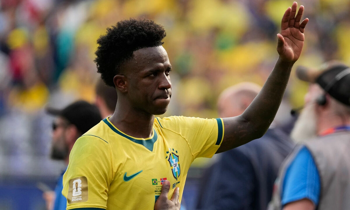 Vinicius Phản Bác Tin Đồn Trốn Trách Nhiệm Đá 11m: RR88 Uy Tín Đồng Hành Cùng Fan Bóng Đá - hình ảnh - rr88slot.vip