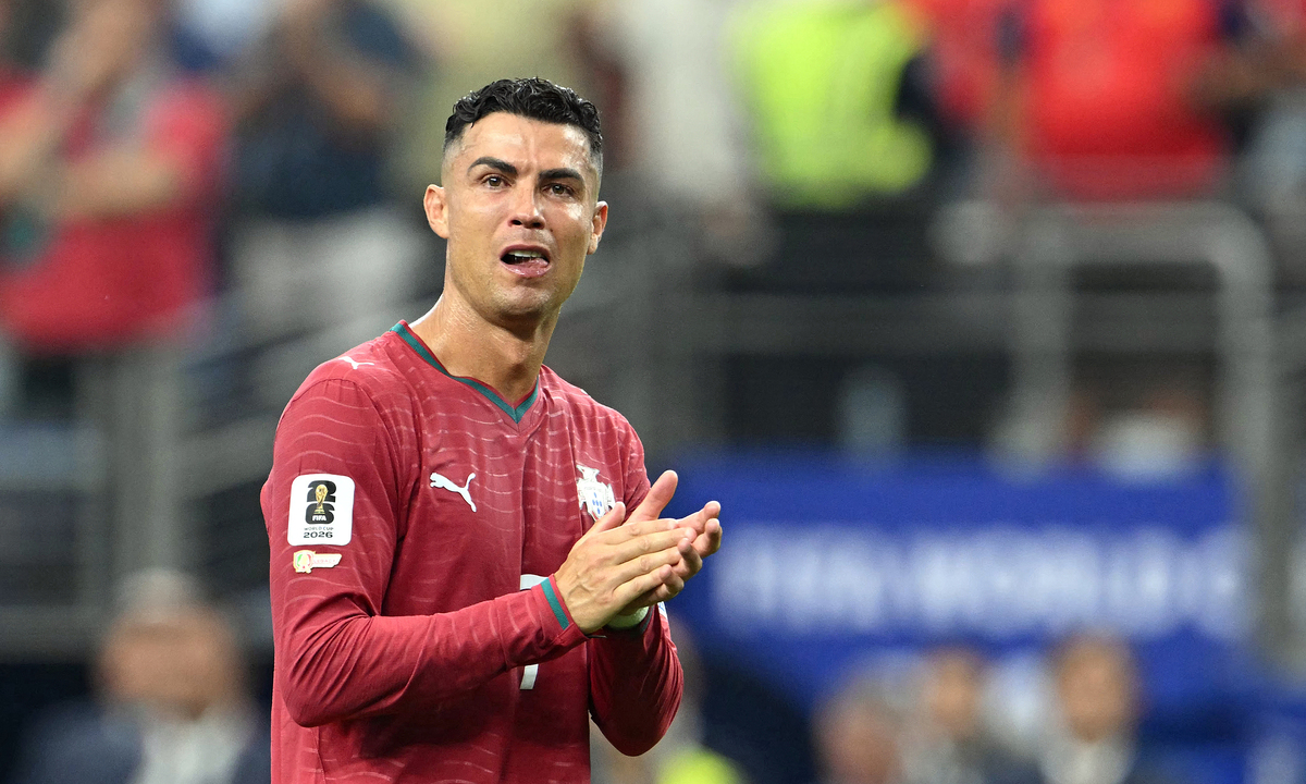 Ronaldo bật khóc chia tay World Cup 2026: Khoảnh khắc xúc động của huyền thoại - hình ảnh - rr88slot.vip
