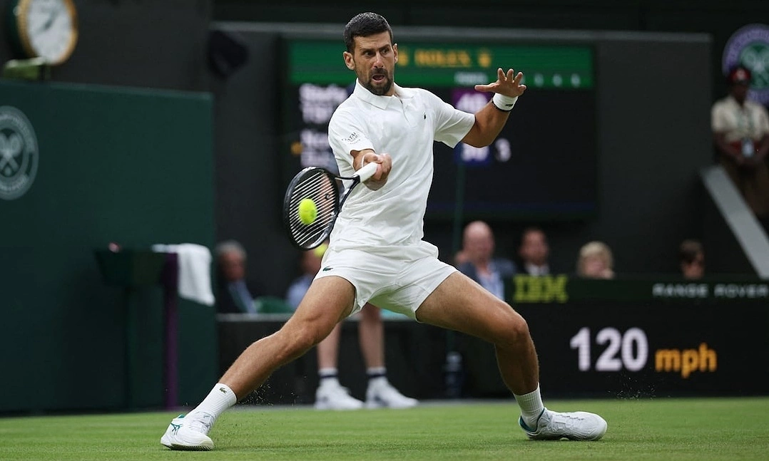 Djokovic dễ dàng vượt qua Tsitsipas, RR88 đồng hành cùng fan thể thao - hình ảnh - rr88slot.vip